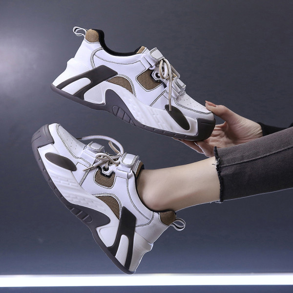 Naiste vabaaja tossud kõrge talla ja takjapaelaga