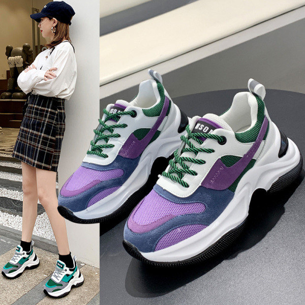 Kareda talla ja paeltega värvilised naiste tossud