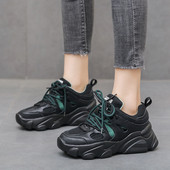 Kareda talla ja värviliste lipsudega praeguste naiste tossude uus mudel