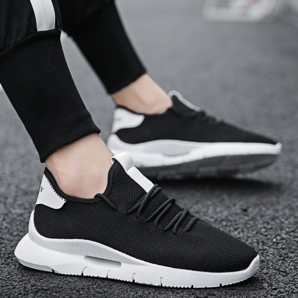 Moodsad paeltega tekstiilist meeste tossud