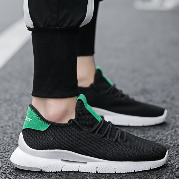 Moodsad paeltega tekstiilist meeste tossud