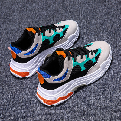 Modern tavaszi-őszi tornacipő durva talppal és fűzővel