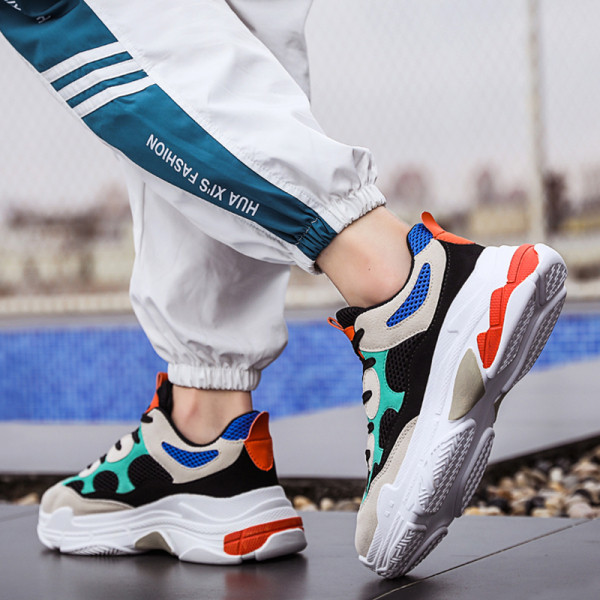 Modern tavaszi-őszi tornacipő durva talppal és fűzővel