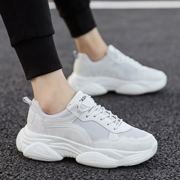 Meeste vabaaja tossud ökoseemisnahast krobelise talla ja paeltega