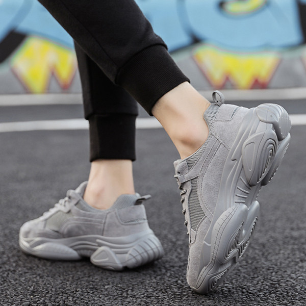 Meeste vabaaja tossud ökoseemisnahast krobelise talla ja paeltega