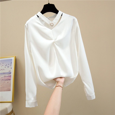 Moodne pärlite ja pikkade varrukatega naiste särk