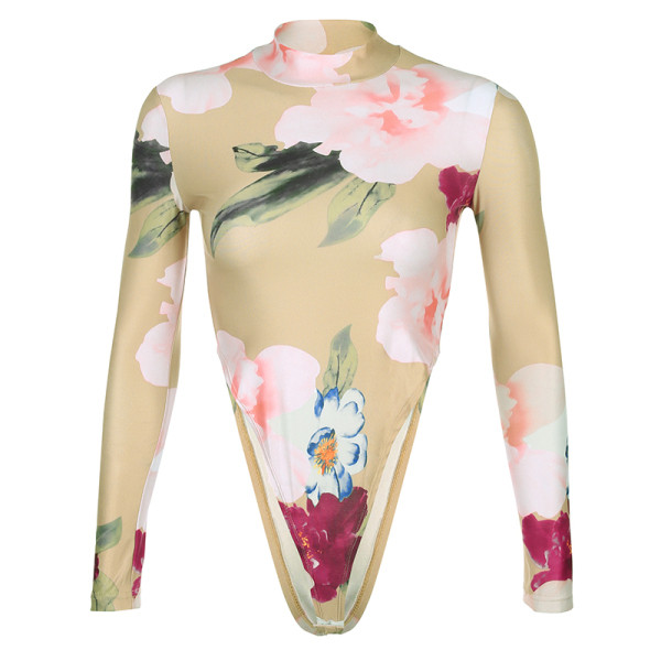 Napi női test magas gallérral, hosszú ujjakkal és virágmintával