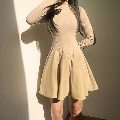 Vabaaja naiste kleidilõikeline pikkade varrukatega mudel