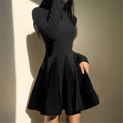 Vabaaja naiste kleidilõikeline pikkade varrukatega mudel