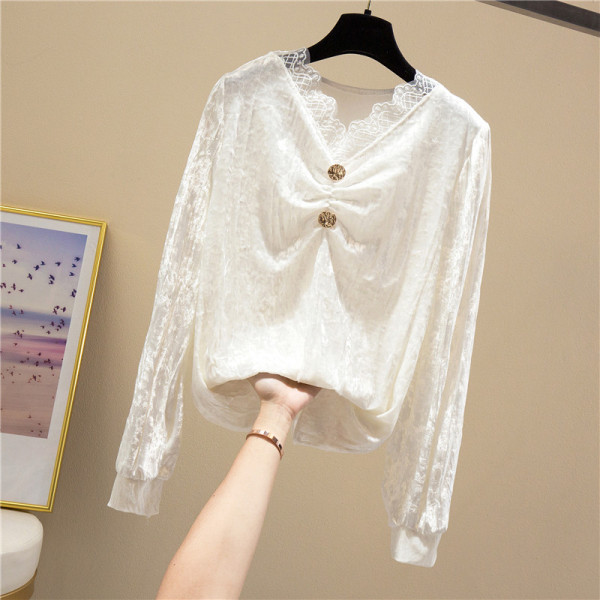 Stiilne naiste särk pitsi ja sametnööpidega