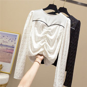 Modern női blúz ovális nyakkivágással és csipkeujjakkal