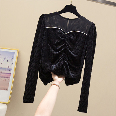 Modern női blúz ovális nyakkivágással és csipkeujjakkal