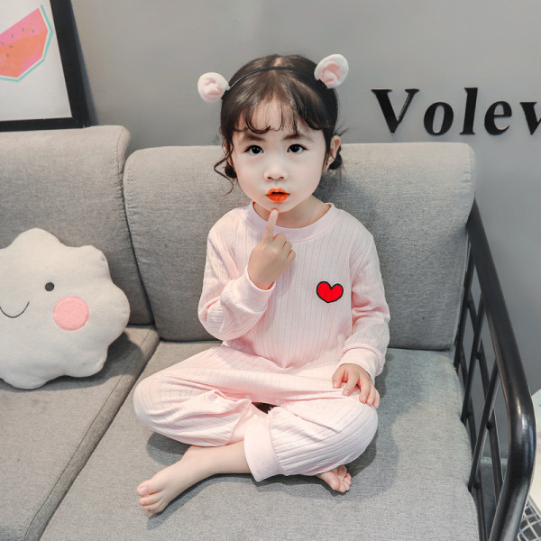 Vaikiška pižama su siuvinėjimais ir sagomis mergaitėms