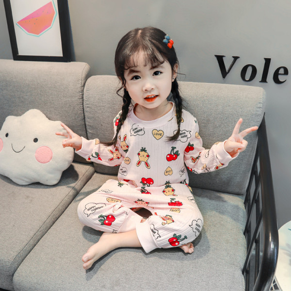 Vaikiška pižama su sagomis ir aplikacijomis mergaitėms