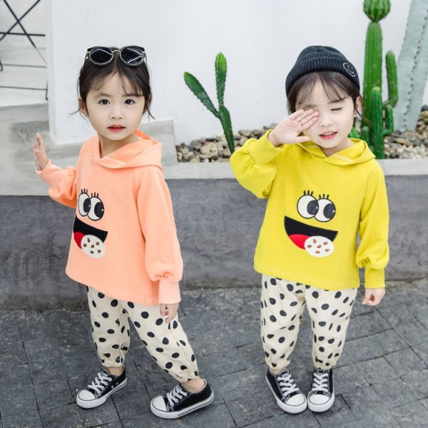 Kaheosaline aplikatsiooni ja kapuutsiga lastekomplekt tüdrukutele