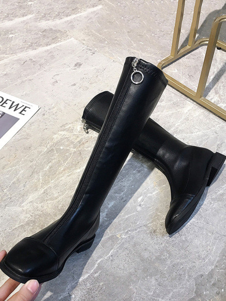 Musta värvi ökonahast vabaaja lukuga naiste saapad