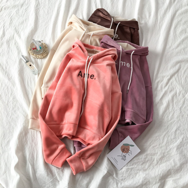 Naiste vabaaja pluus tikandi ja kapuutsiga