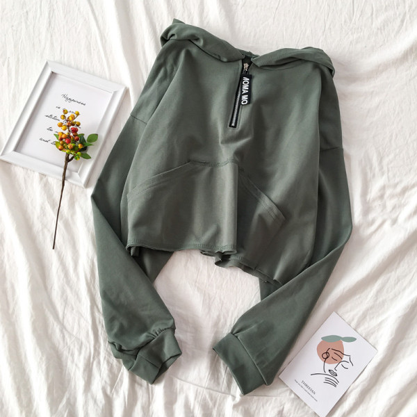 Napi női pulóver cipzárral és kapucnival