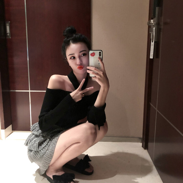 Korszerű női blúz kordbársony mezből, leesett ujjakkal