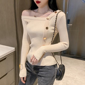 Modern női blúz ejtett ujjakkal, fém elemekkel