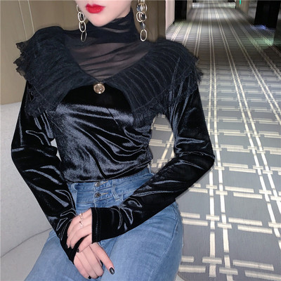 Fekete bársony női blúz békával és magas gallérral