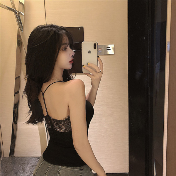 Női felső vékony pánttal és fűzős háttal