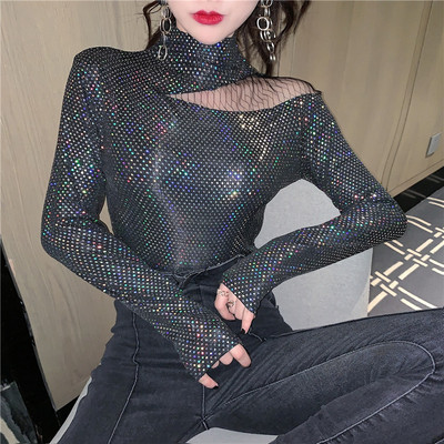 Moodne naiste litrite ja kõrge kraega pluus