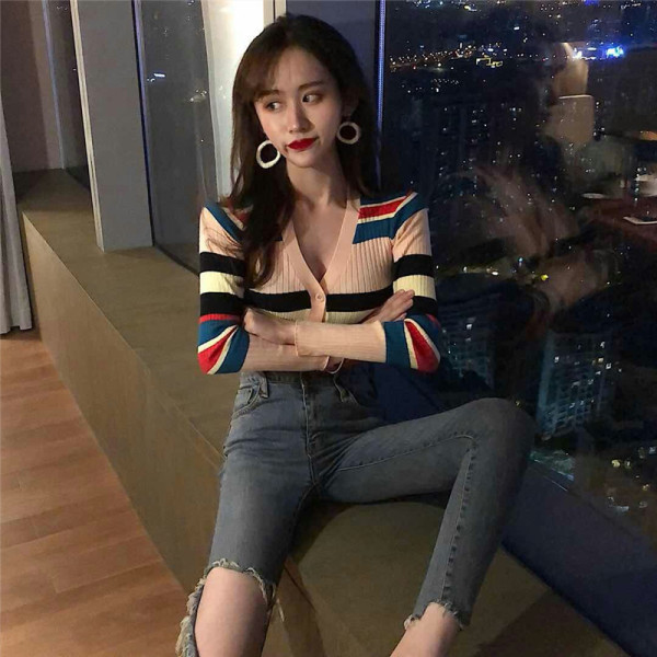 Naiste triibuline velvetsärgist vest nööpide ja spitsikaelusega