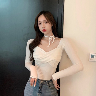 Moodne naiste liibuv pluus spitskaelusega ja lipsudega