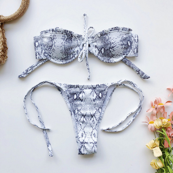 Praegune kaheosaline bridge tüüpi ülaosa ja lipsudega ujumistrikoo