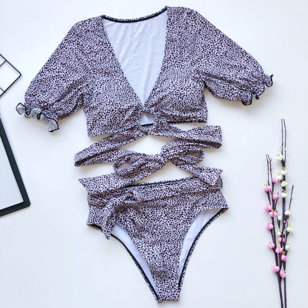 Új modell fürdőruha két részből, rövid ujjal és megkötővel