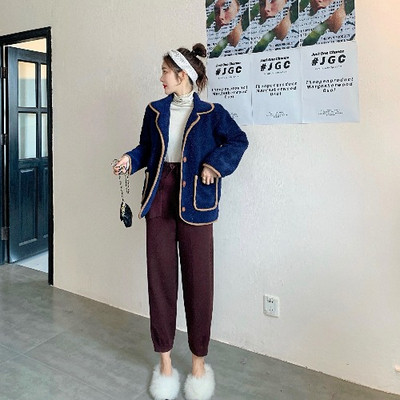 Gyapjú női retro kabát zsebekkel és gombokkal - széles modell