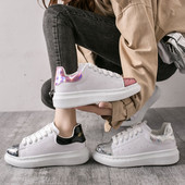 Lameda talla, läikiva efekti ja paeltega vabaaja naiste tossud