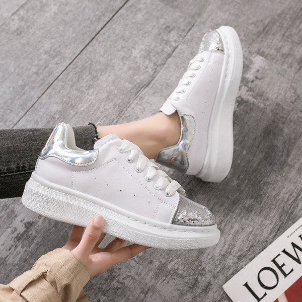 Lameda talla, läikiva efekti ja paeltega vabaaja naiste tossud