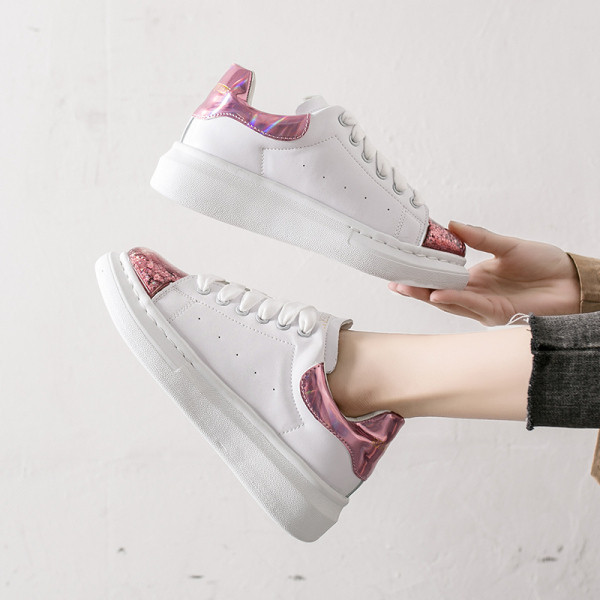 Lameda talla, läikiva efekti ja paeltega vabaaja naiste tossud