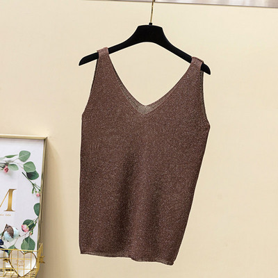 Laiade rihmade ja läikiva efektiga õhukesest kudumisest suures suuruses kaasaegne naiste topp