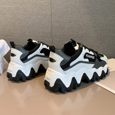 Kareda talla ja paeltega naiste vabaaja tossud