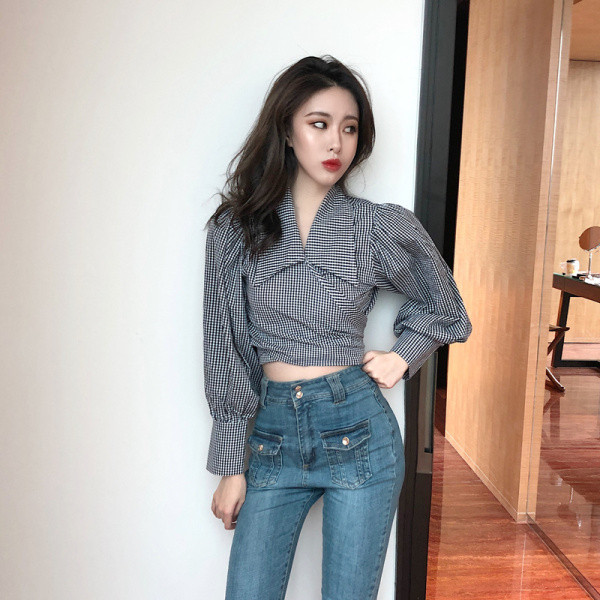 Kratka ženska košulja sa velikom kragnom i širokim rukavima