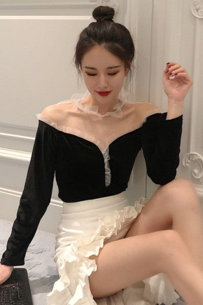 Stiilne tihendiga naistepluus