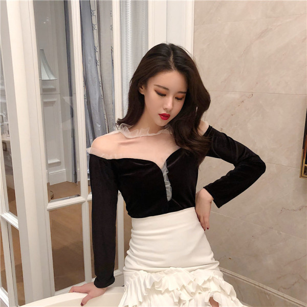 Stiilne tihendiga naistepluus