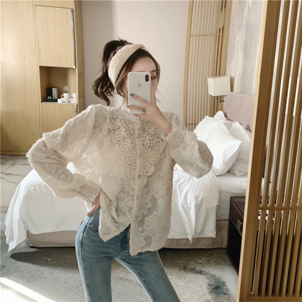 Stílusos női csipke ing gyöngy gombokkal