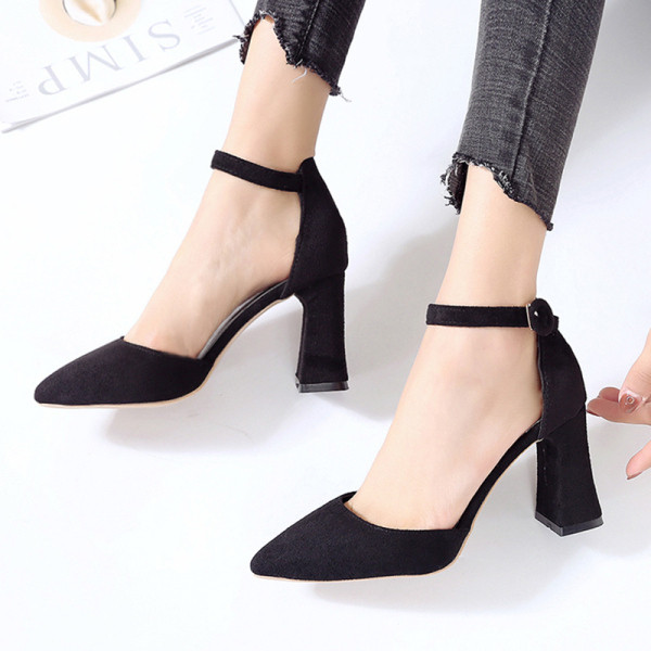 Stilīgi sieviešu apavi ar biezu papēdi no eko zamšādas