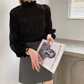 Suures suuruses kõrge krae ja pikkade varrukatega naiste šifoonist särk