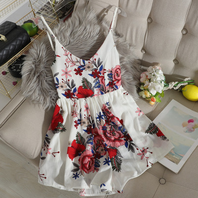 Női nyári overall új modellje virágmintával és vékony pántokkal