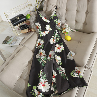 Lillemustri ja peenikeste rihmadega vabaaja pikk naiste kleit