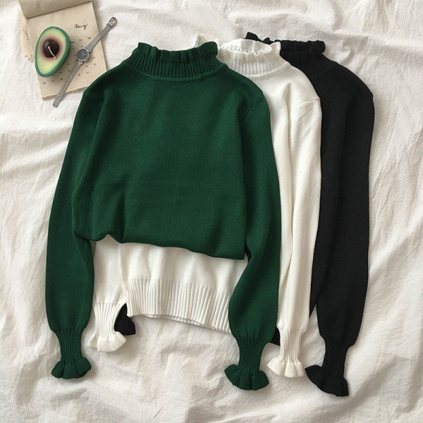 Sima női pulóver magas gallérral és hosszú ujjal