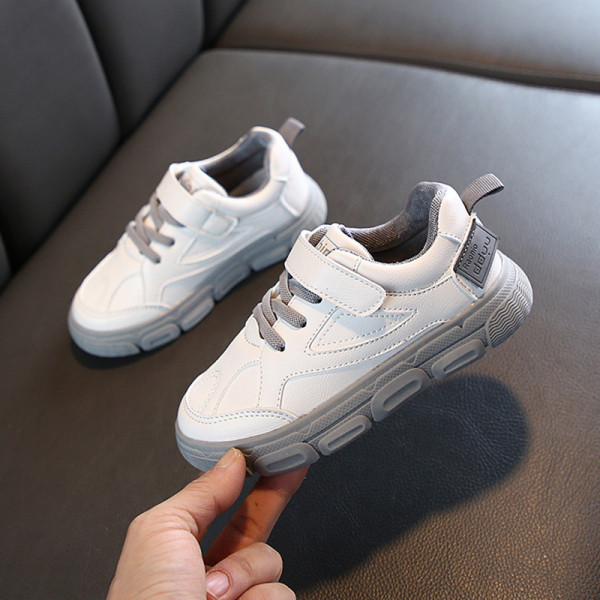 Kleebise ja lipsudega vabaaja laste tossud poistele