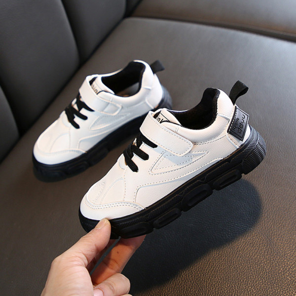 Kleebise ja lipsudega vabaaja laste tossud poistele