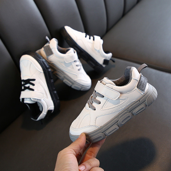 Kleebise ja lipsudega vabaaja laste tossud poistele