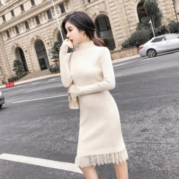 Moodne naiste kleit kõrge kraega ja pikkade pitsiga varrukatega